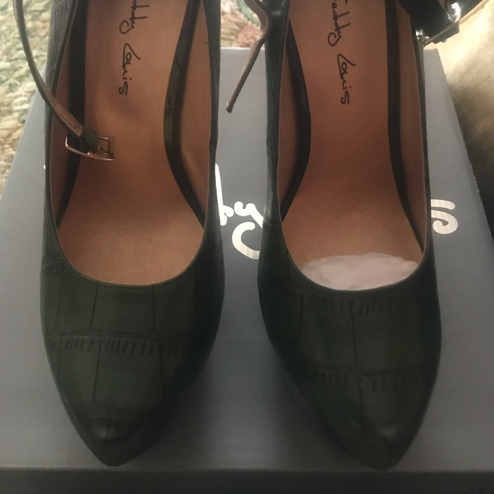Green Ankle Strap Pumps